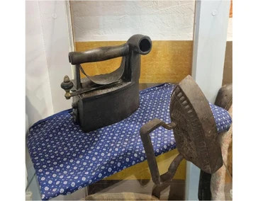 Утюги и ткань