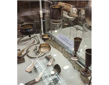 Столовое серебро.