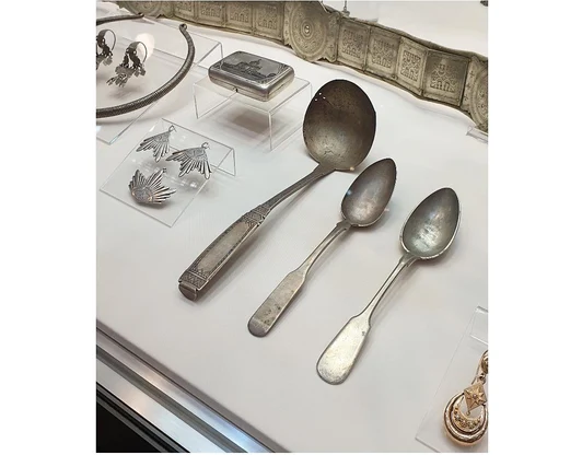 Столовые приборы